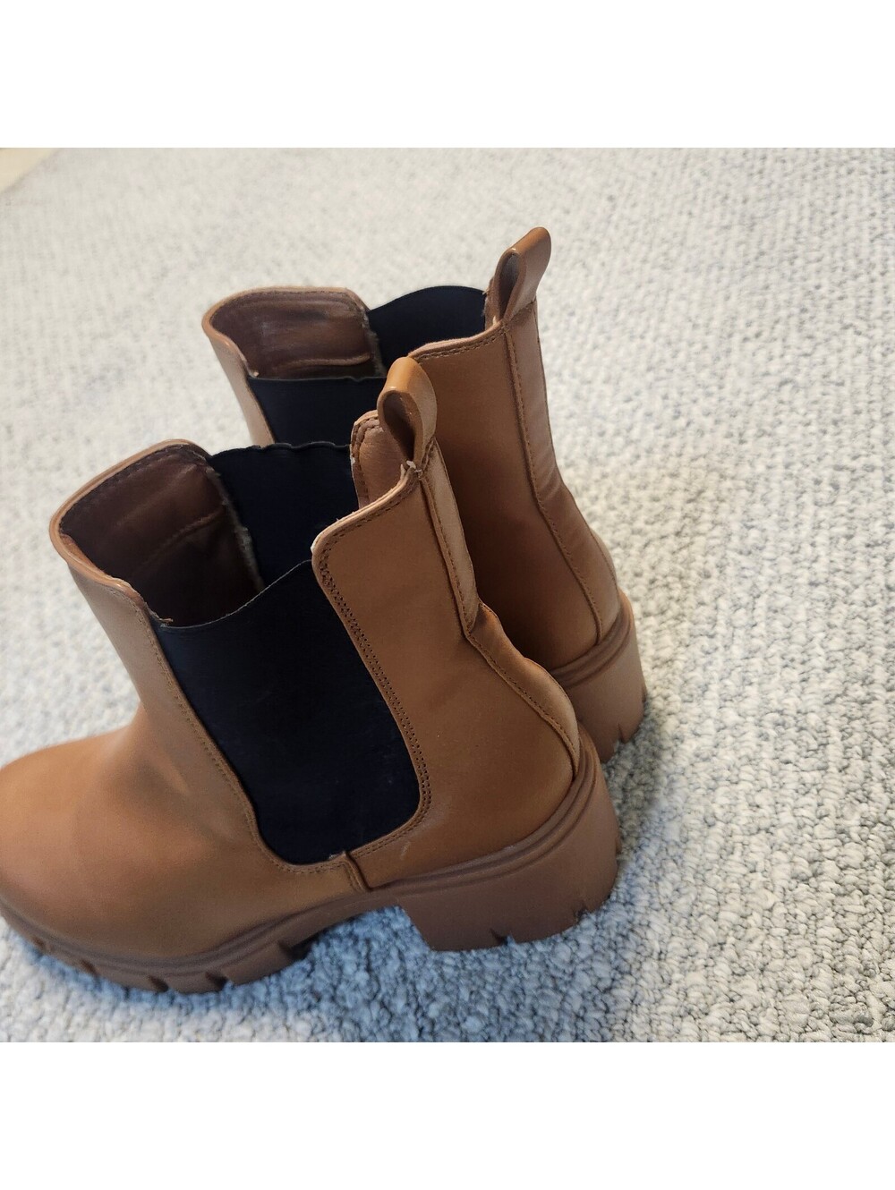 Madden Girl Tessa Brown Chelsea Boot Size 9.5M - Picture 10 of 11